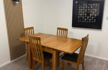 Cosy Bungalow sleeps 4 with EV charging - Foto 7