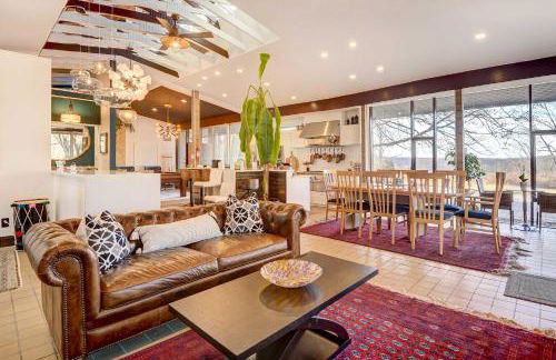 Stylish and Serene West Friendship Hidden Gem! - Foto 1