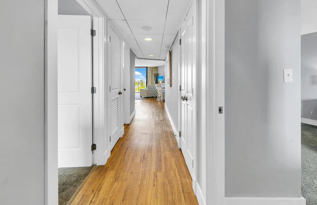 Edgewater Tower 1-305 - Foto 136