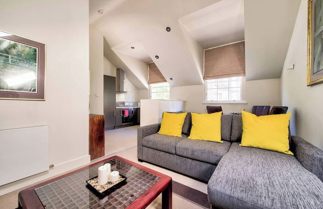 JOIVY Quiet Mews Apartment in New Town - Photo 31