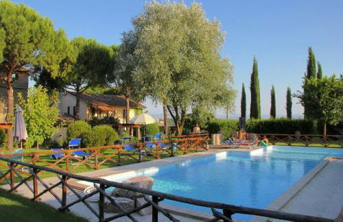 Farmhouse in Marsciano with vineyards olive groves - Foto 9