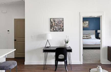 Landing Stylish 2BD Gym Clubhouse - Photo 5