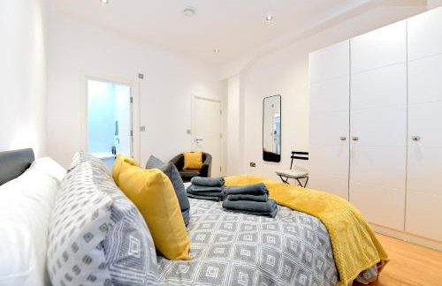 Hendon Escape Luxury Apartment with En-suite Bath - Photo 19