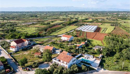 Nice Apartment In Prkos With Wifi - Foto 2