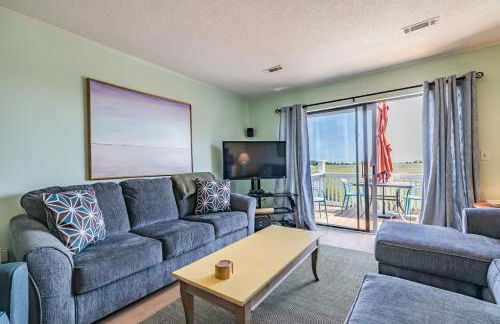 NEW LISTING! Two Bedrooms in A Building with Marsh and Ocean Views - Foto 1