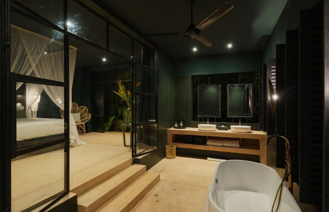 Cool and Contemporary Hilltop Villa With Ocean Views - Photo 26