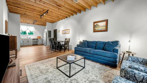 5-Star 2BR: Comfy, SuperHost Hospitality - Foto 1, Other