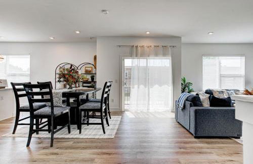 Downtown 1 mi Sleeps 6 wRooftop 3BR 4BED New built Modern Stylish Luxury - Foto 71