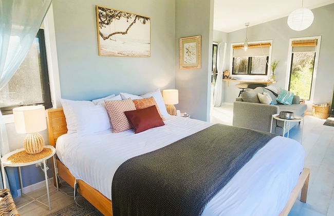 Flotsam Studio Accommodation - Photo 12