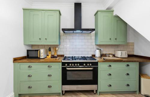 Modern 5B House - Ideal for Contractors & Families - Photo 12