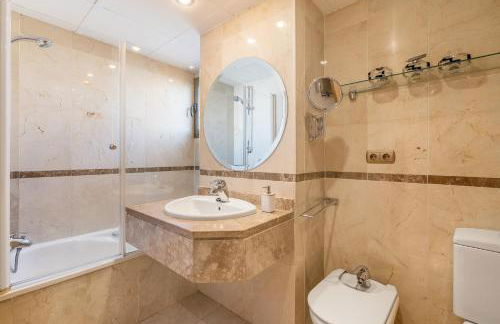 Central, Spacious Parking - Foto 13