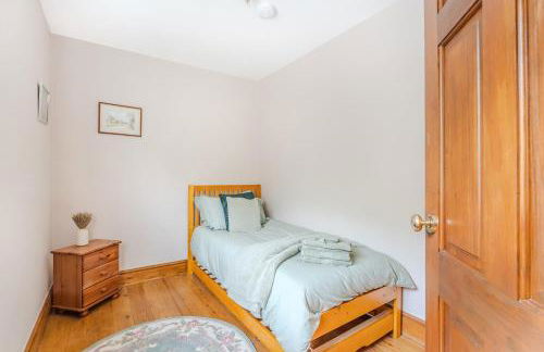 Charming 2 Bed Property - Photo 14