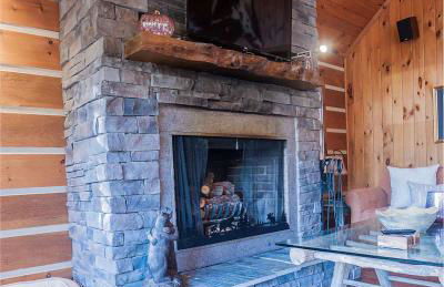 Luxurious Mountain Retreat with Hot Tub Jacuzzi Suite & Wood-Burning Fireplace - 10 Min to Boone - Foto 9