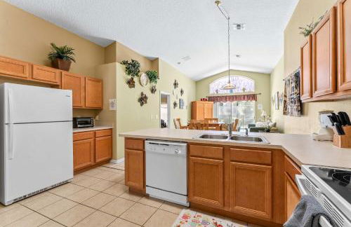 Tropical Oasis on Hypolita - Photo 4