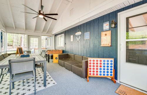 Deck and Community Perks Bright Pocono Lake Home! - Foto 19