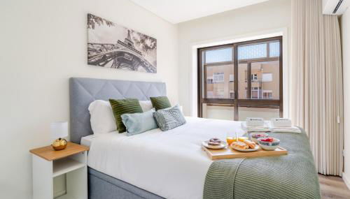 Spacious & Stylish Flat with Garage by HostWise - Foto 3