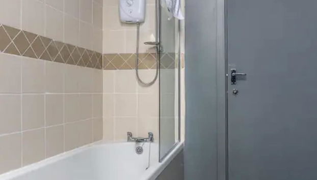 One Bed Apartment - Amazing Town Centre Location - Foto 4, Baño