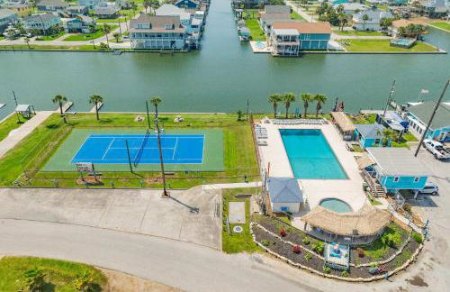 Saltwater Cowboys' Retreat - Bayfront Boat Slip & Hot Tub - Foto 33