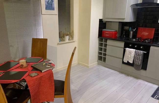 Lovely 2-bed Apartment in Wallasey, Sleeps 4 - Foto 17