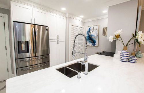 Newly Listed! 20 Percent Off! Golf and Tennis Community - Lavish Living - Foto 27