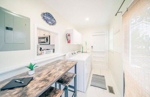 Center St Retreat - 1 Block from Downtown! - Foto 26