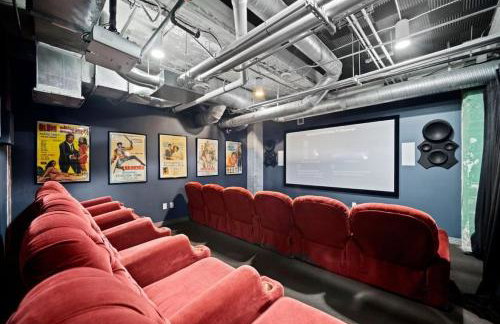 Luxury Downtown Loft Getaway with Gym, Pool, Game room - Foto 11