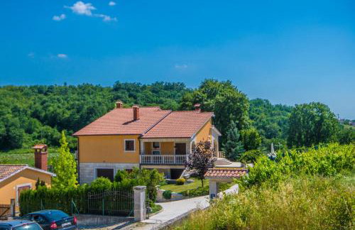 Villa Ritoša, a beautiful pool villa surrounded by greenery - Photo 18