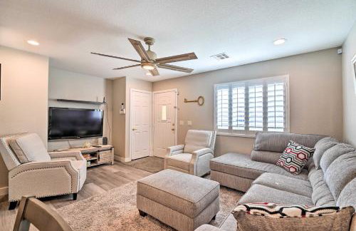 Stylish House with Patio, 8 Mi to Vegas Strip! - Photo 5