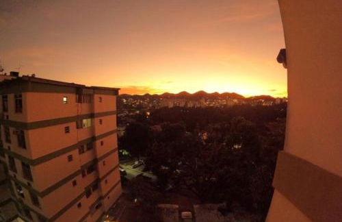 Quarto com ar condicionado em apt compartilhado e estacionamento grátis - Foto 22