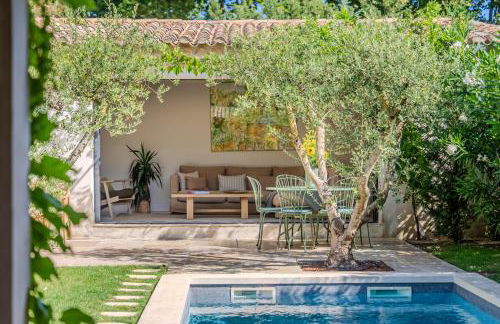 Gorgeous village home with heated pool, ideally located - Foto 29