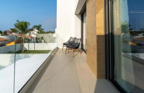 Sunny Villa by Platja Ardiaca - Photo 33