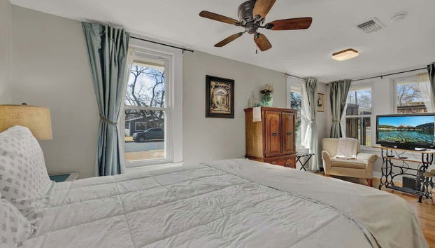 OSH Walk to Main St - Foto 4, Habitación