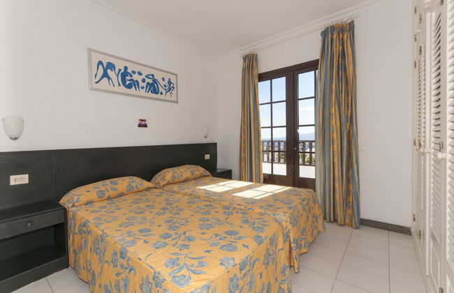 Apartamentos Plaza Azul - Photo 3