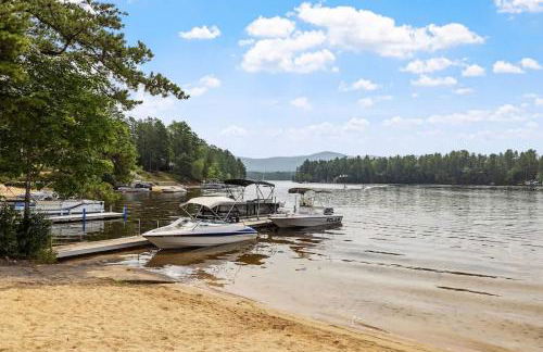 Lake Escape Family & Pet Friendly with Dock Access - Photo 1