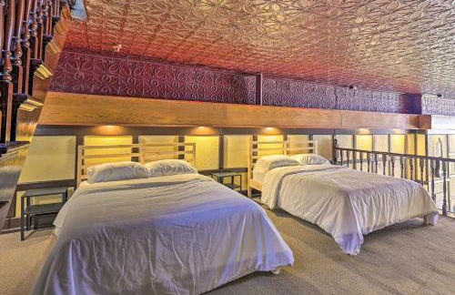 Walk to River Unique Studio in Renovated Bar! - Foto 17