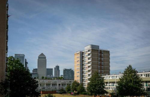 3BR Off A13 , Sleeps 6, 2mins to Langdon DLR,Free Parking - Photo 44