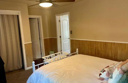 Historic Home with Farm Fresh Eggs in Denver - Foto 17