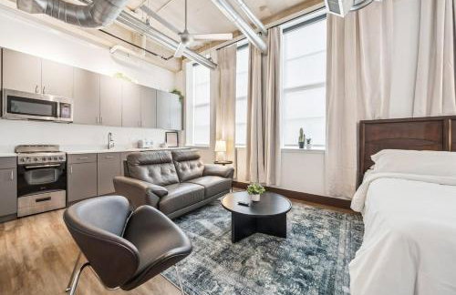 Stylish Loft 5 Min to Downtown No 212 - Photo 1