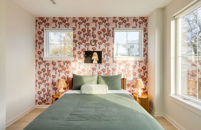 The Stage by Avantstay Chic 4bdr w Covered Balcony Modern Newly Built - Photo 28