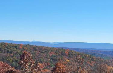 Modern Mountaintop Log Home with Amazing Views! - Foto 18