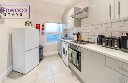 Everest Lodge Serviced Apartments for Contractors & Families, Free WiFi & Netflix By Redwood Stays - Foto 62