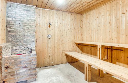 2 Ponds and Trail Access Peaceful Cabin in Calumet! - Foto 19