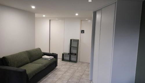 A 5 mns du Puy de Dôme avec Vue imprenable Studio rez de jardin 24m2 neuf à Laschamps - Foto 4, wardrobe