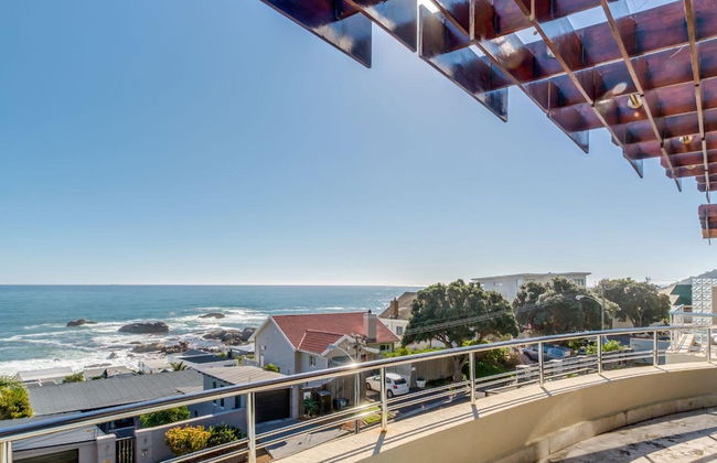 Multi-level Family Villa w Private Pool Views Lions Crest - Foto 70