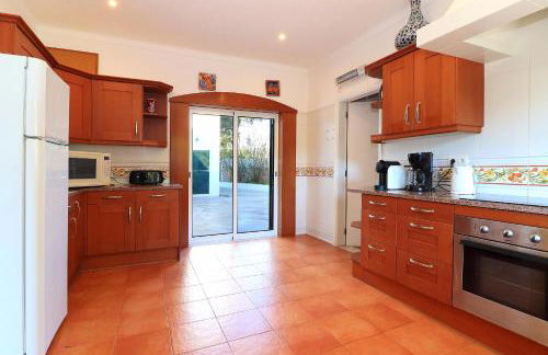 Casa Rainha Near Carvoeiro pool BBQ - Foto 2