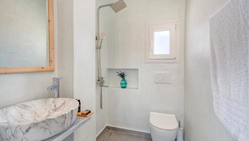 Ramos Wellside Apartments - Photo 3, Shower