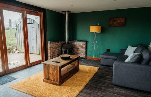 Woodpecker Lodge- A Pet Friendly Rural Retreat - Photo 34