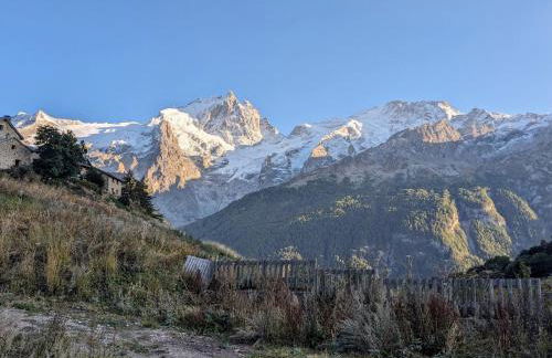 Chazelet - Avec terrasse et jardin - Photo 17