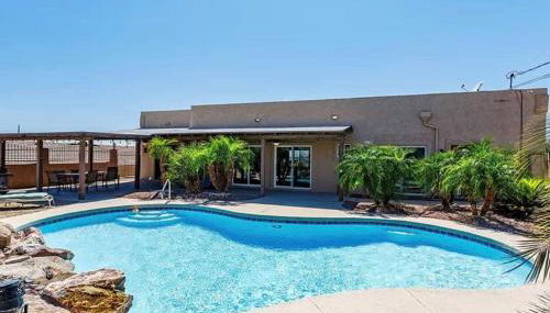 Spacious 3 BR with Pool Minutes Away from Lake - Foto 5