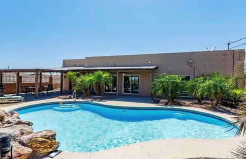 Spacious 3 BR with Pool Minutes Away from Lake - Foto 5